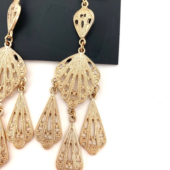 4/$25 Boho Gold Filagree Chandelier Earrings NEW - Picture 2 of 2